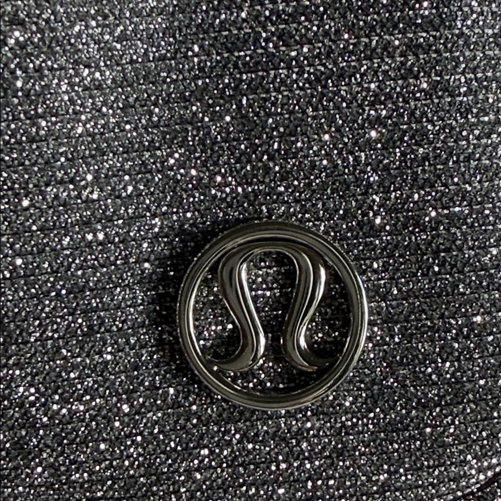 LULULEMON Everywhere Belt Bag 1L Glitter NWT Dark Silver/Graphite Grey/Silver - Picture 8 of 17